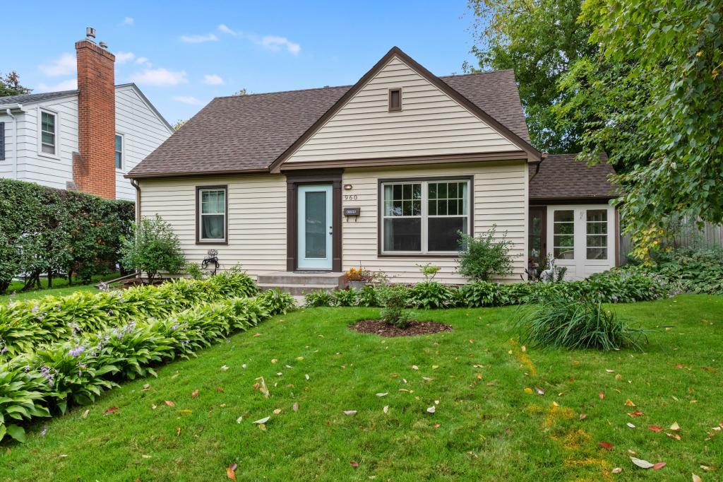 960 hall ave, saint paul,  MN 55118