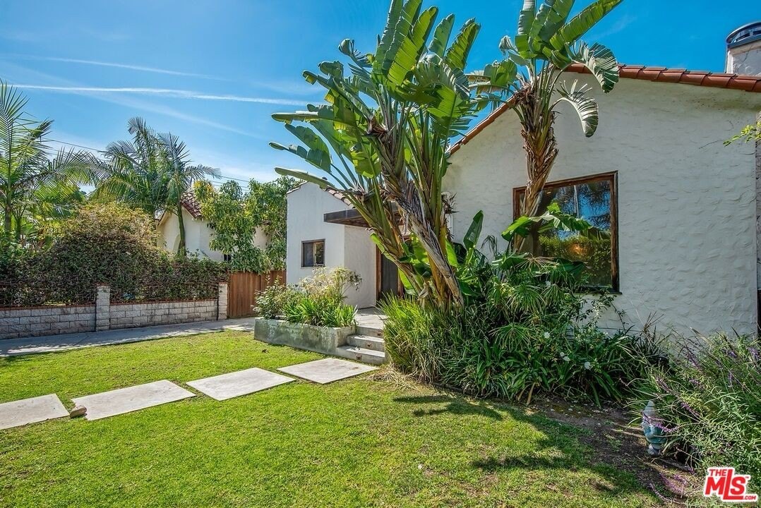  los angeles,  CA 90048