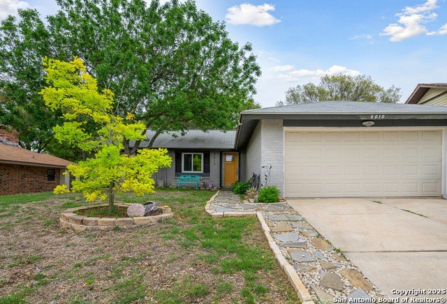 5010 brookhead, schertz,  TX 78108