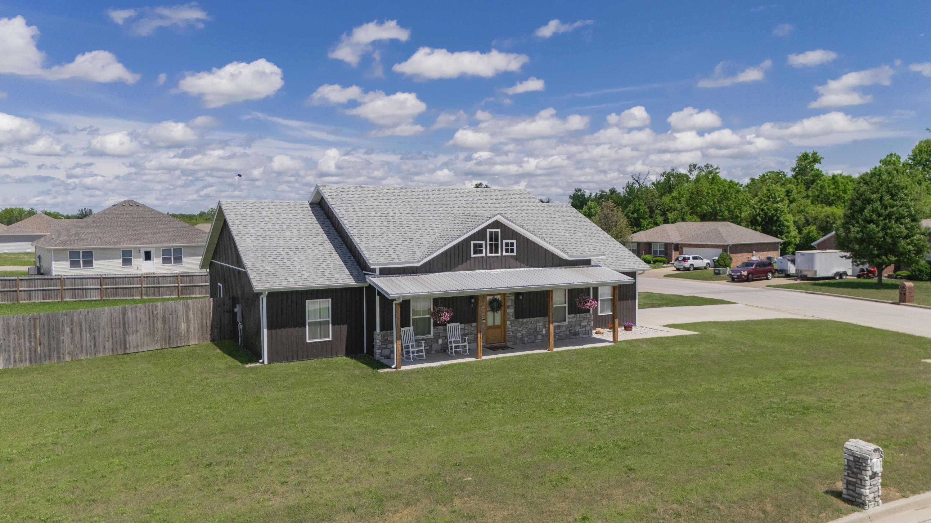 2315 s sedona court, bolivar,  MO 65613