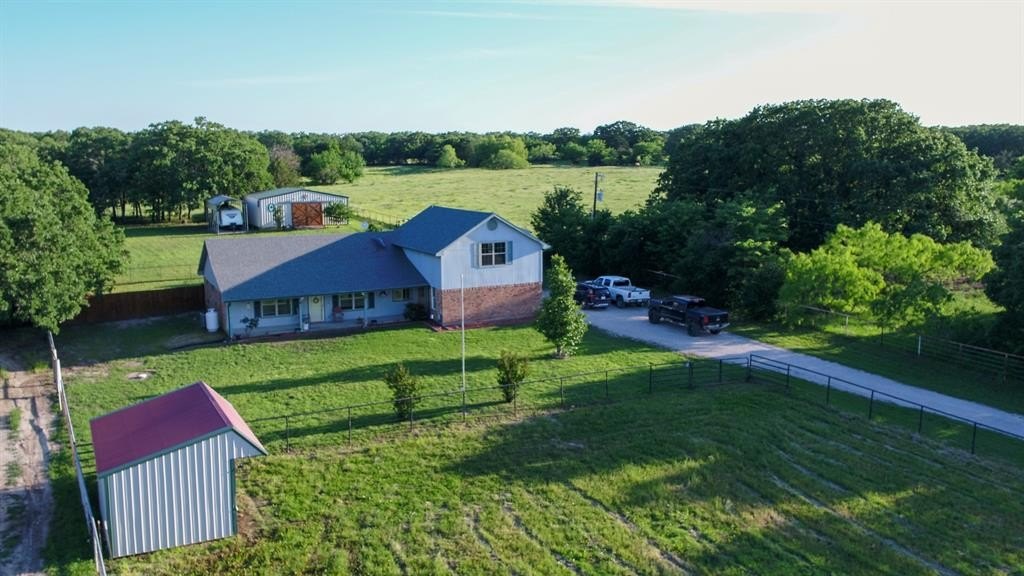 2305 county road 2510, quinlan,  TX 75474