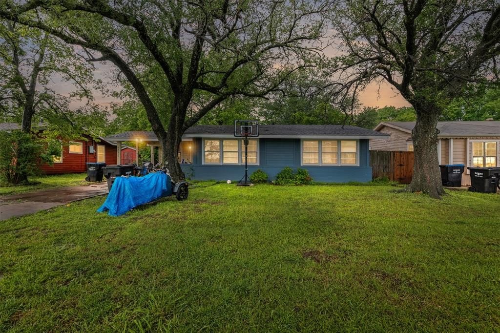 3006 division st, greenville,  TX 75401