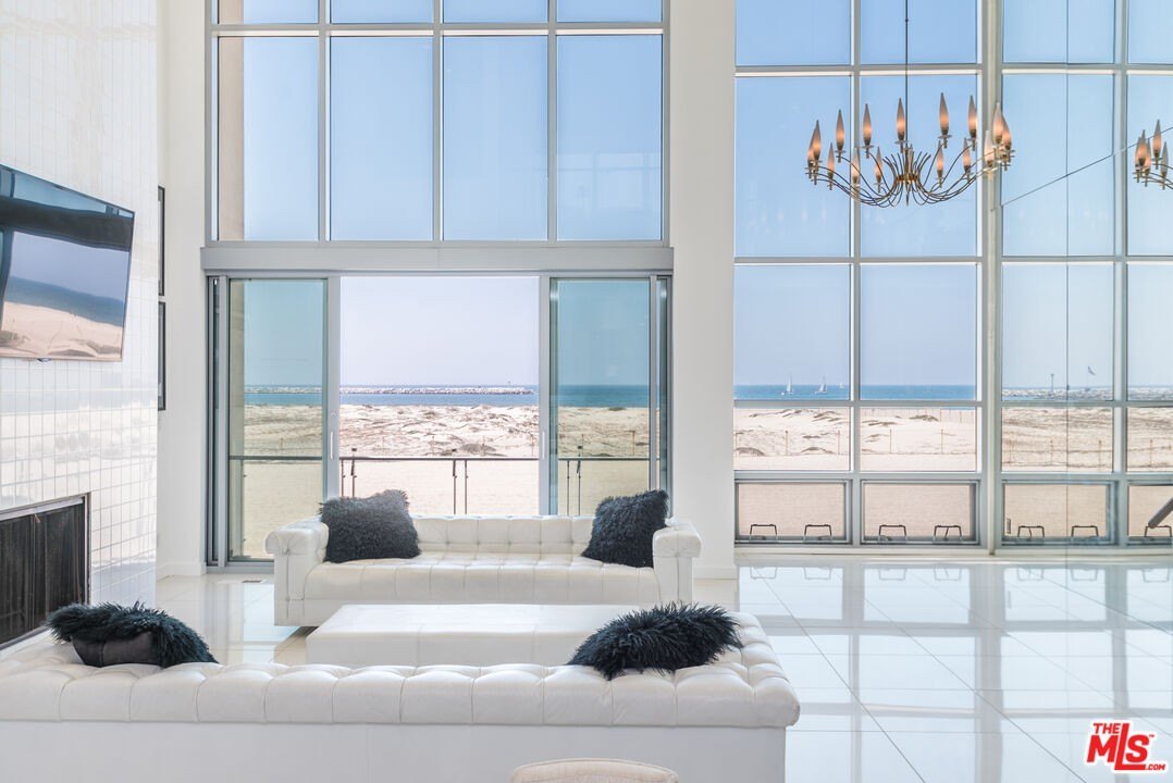  marina del rey,  CA 90292