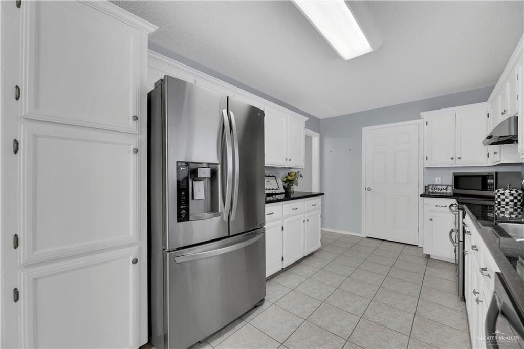 2413 e 29th st, mission,  TX 78574