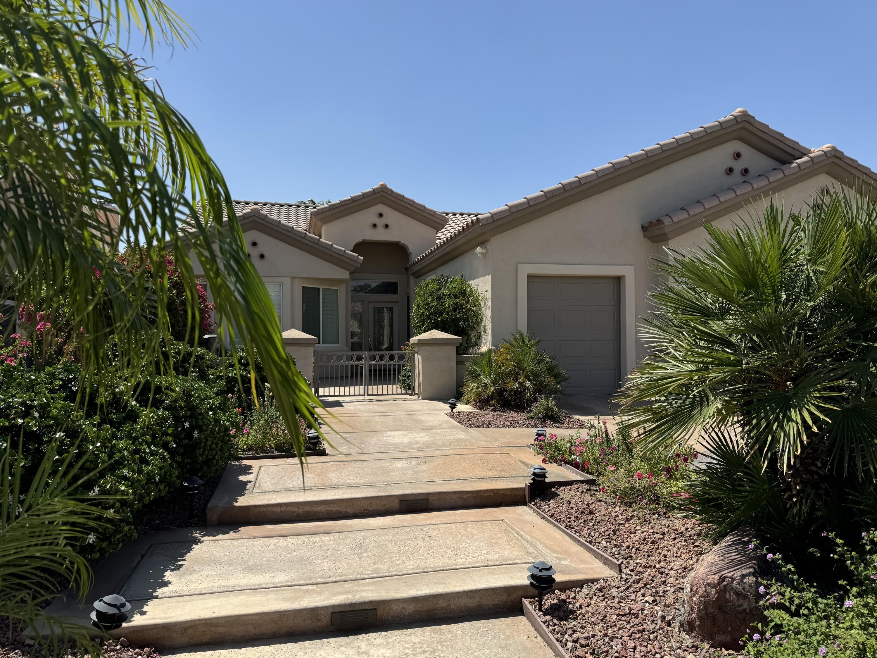  palm desert,  CA 92211