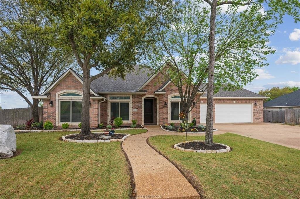 708 kingsmill ct, college station,  TX 77845