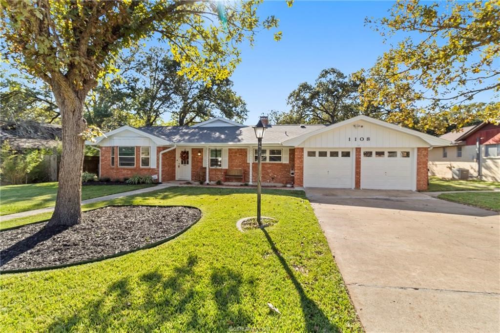 1108 neal pickett dr, college station,  TX 77840