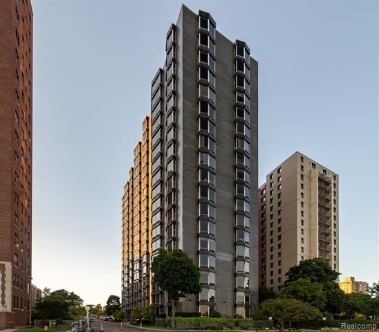  detroit,  MI 48214