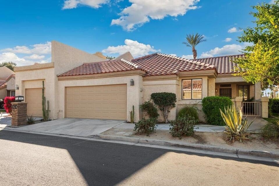  palm desert,  CA 92211