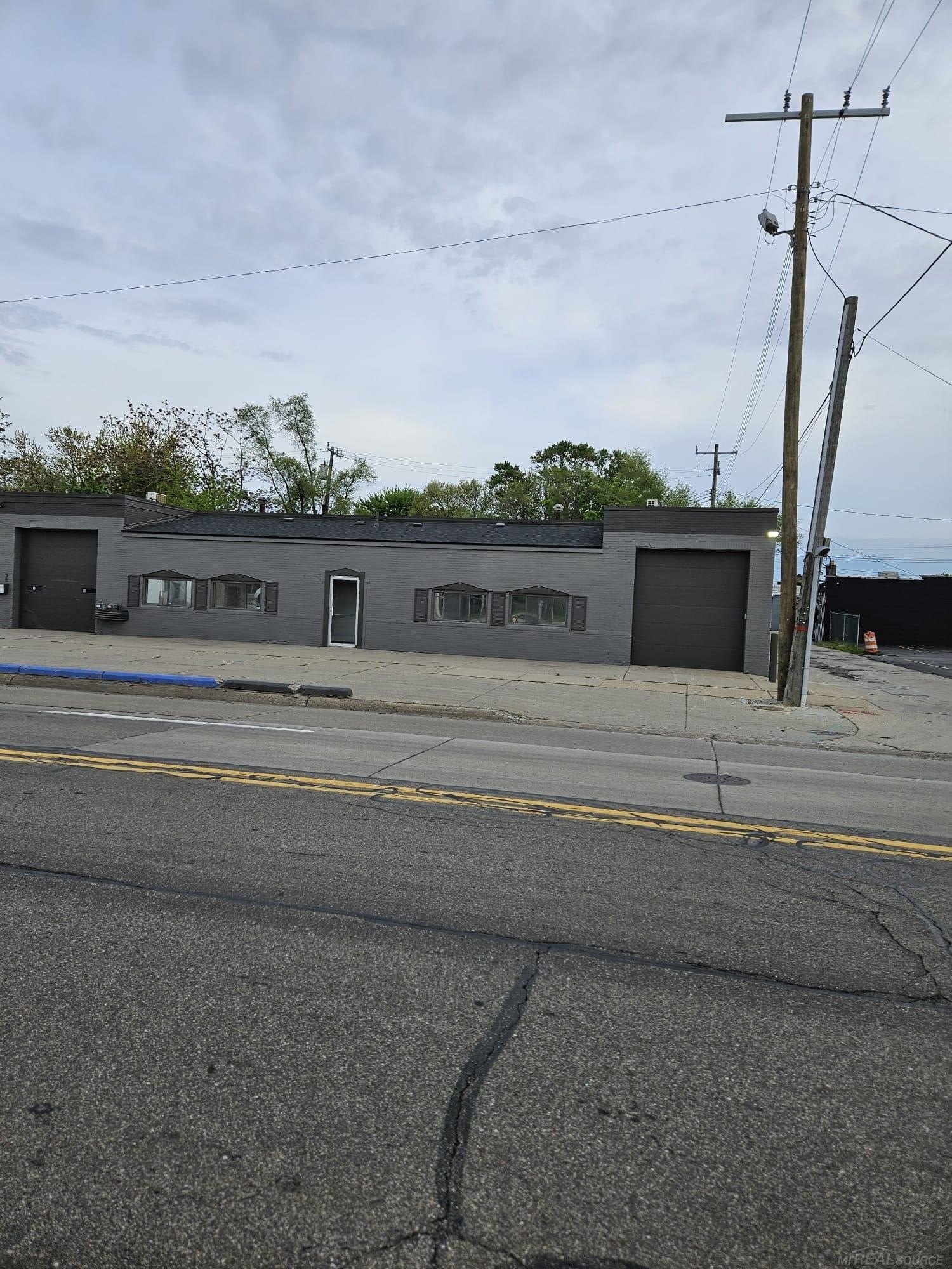  hazel park,  MI 48030