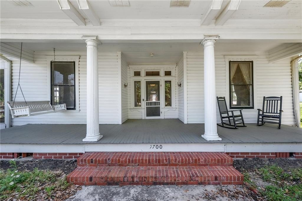 1700 laura ln, college station,  TX 77840
