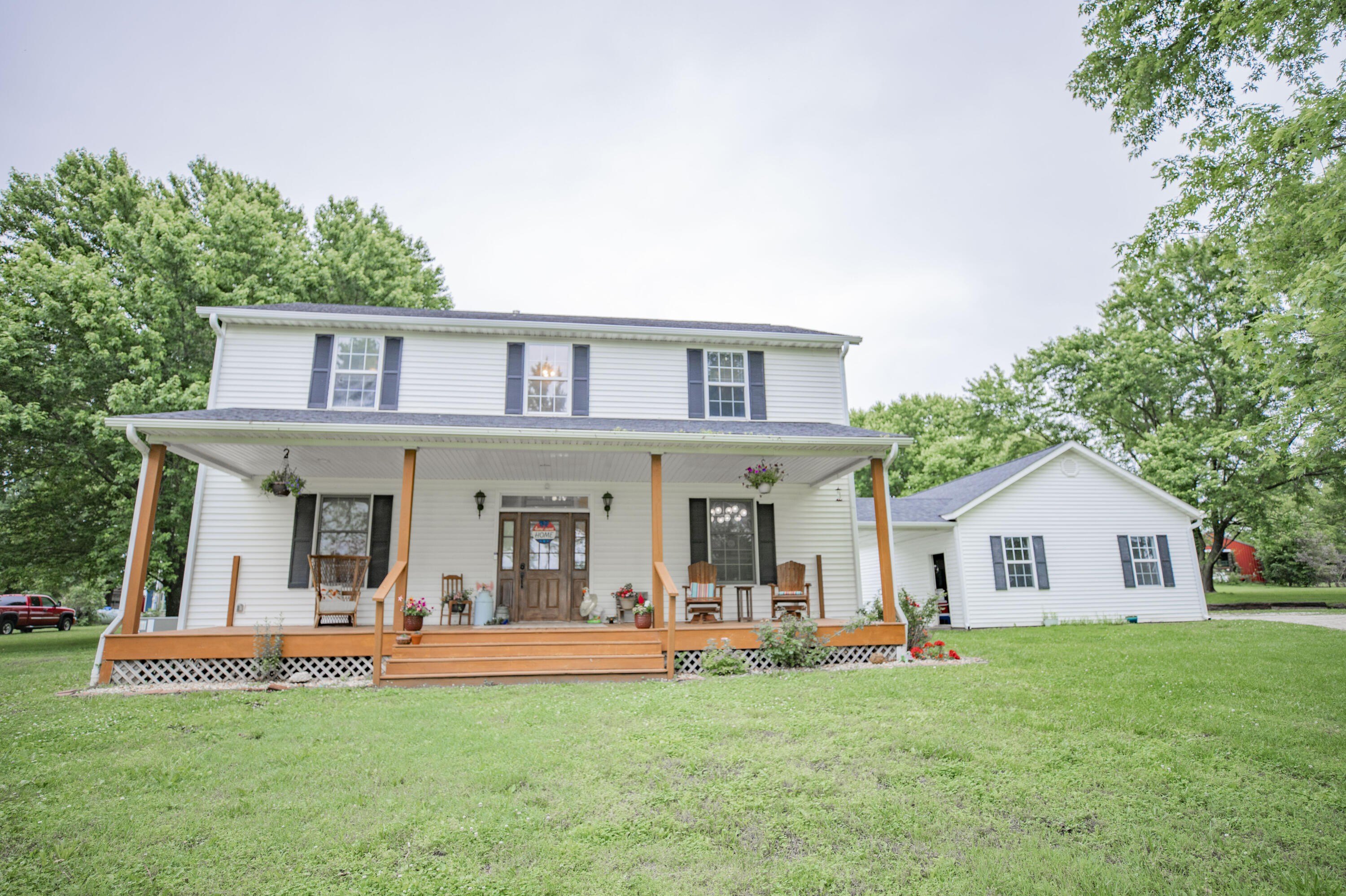 797 highway 32, bolivar,  MO 65613