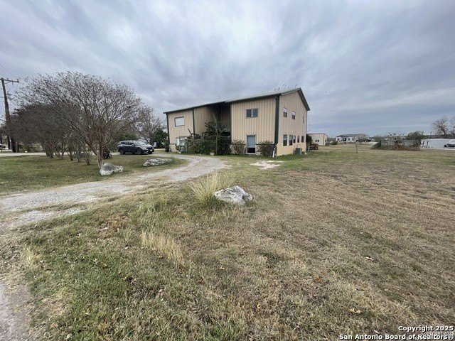 483 sassman rd, marion,  TX 78124