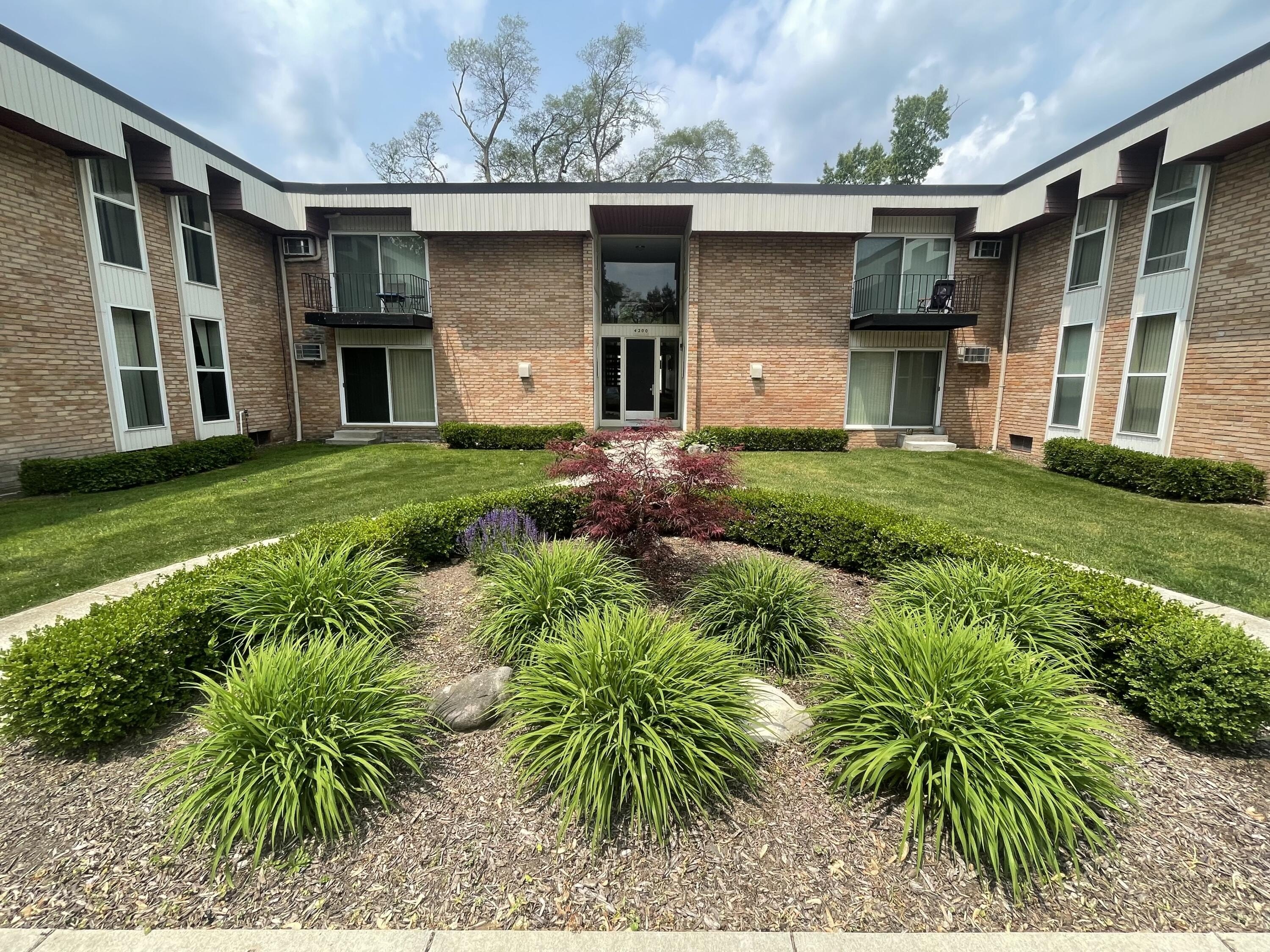  royal oak,  MI 48073