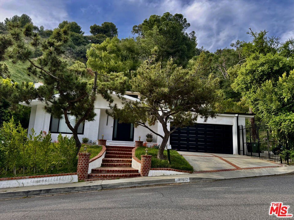  beverly hills,  CA 90210