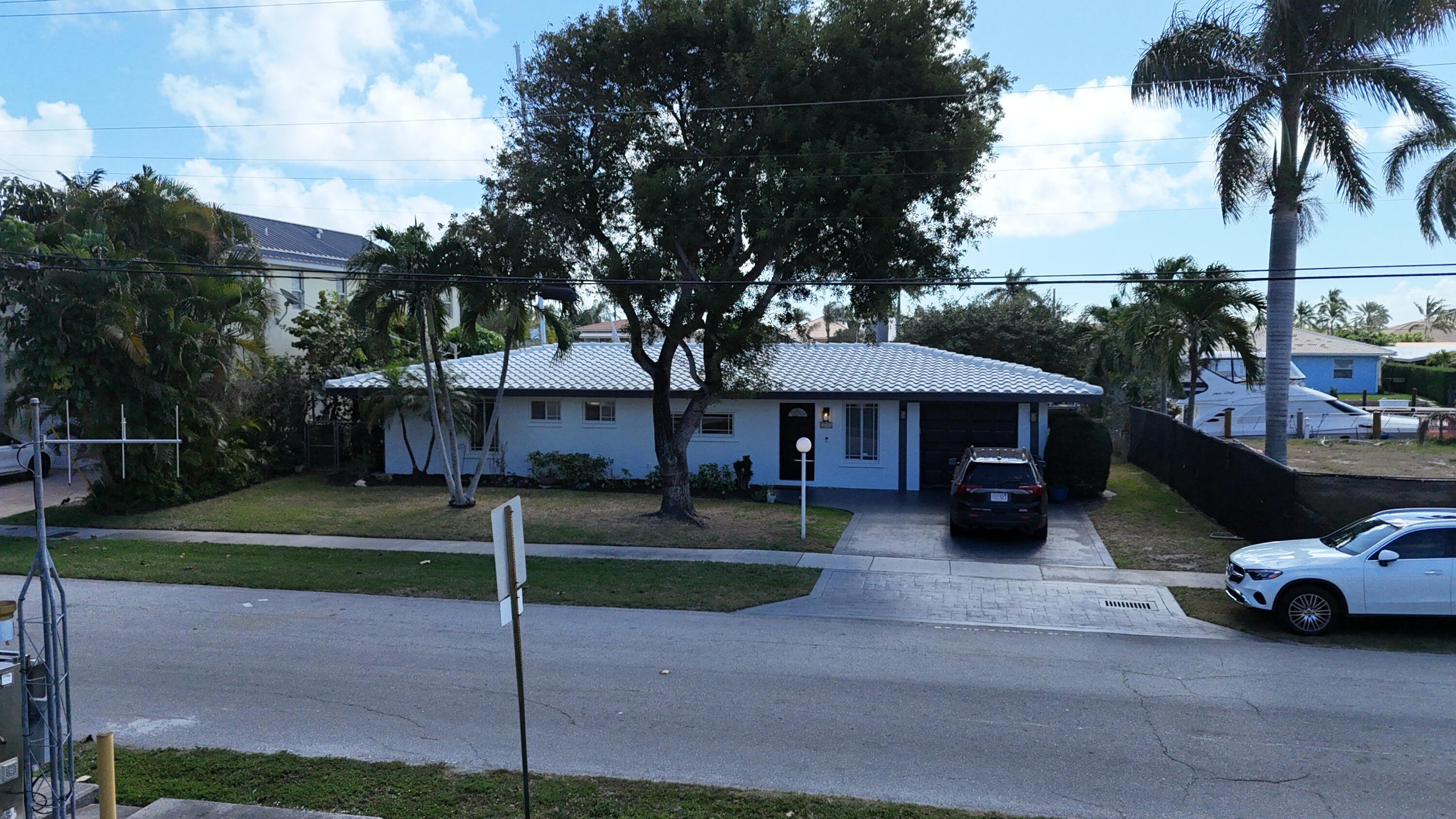  lighthouse point,  FL 33064