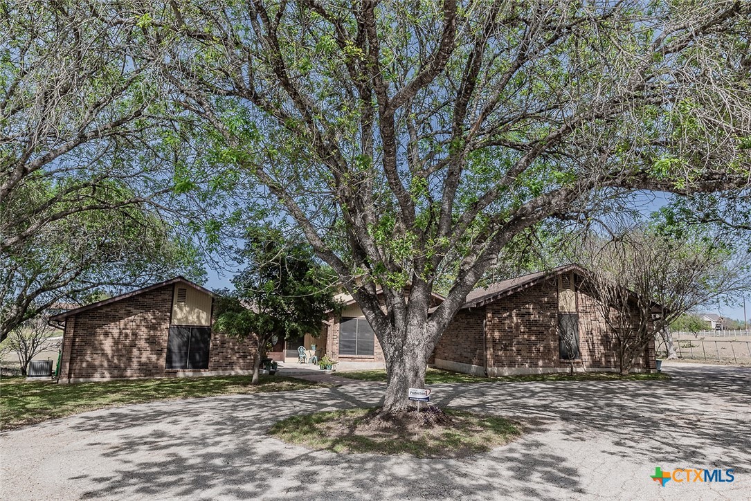 1907 fm 465, marion,  TX 78124
