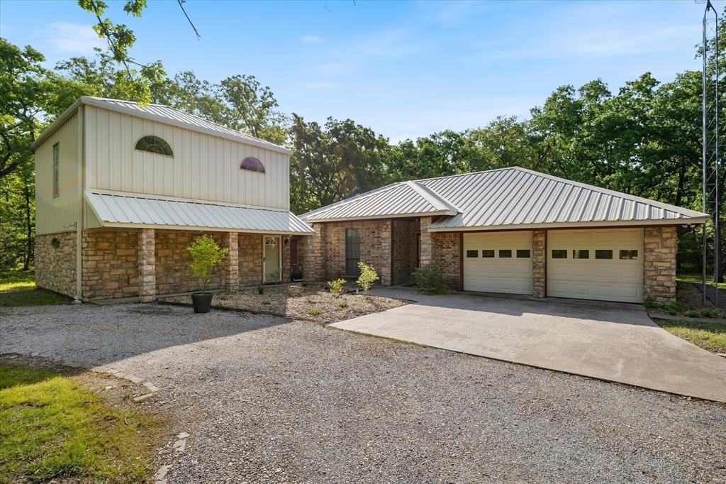 3053 county road 3311, greenville,  TX 75402