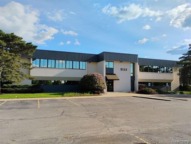  lansing,  MI 48917