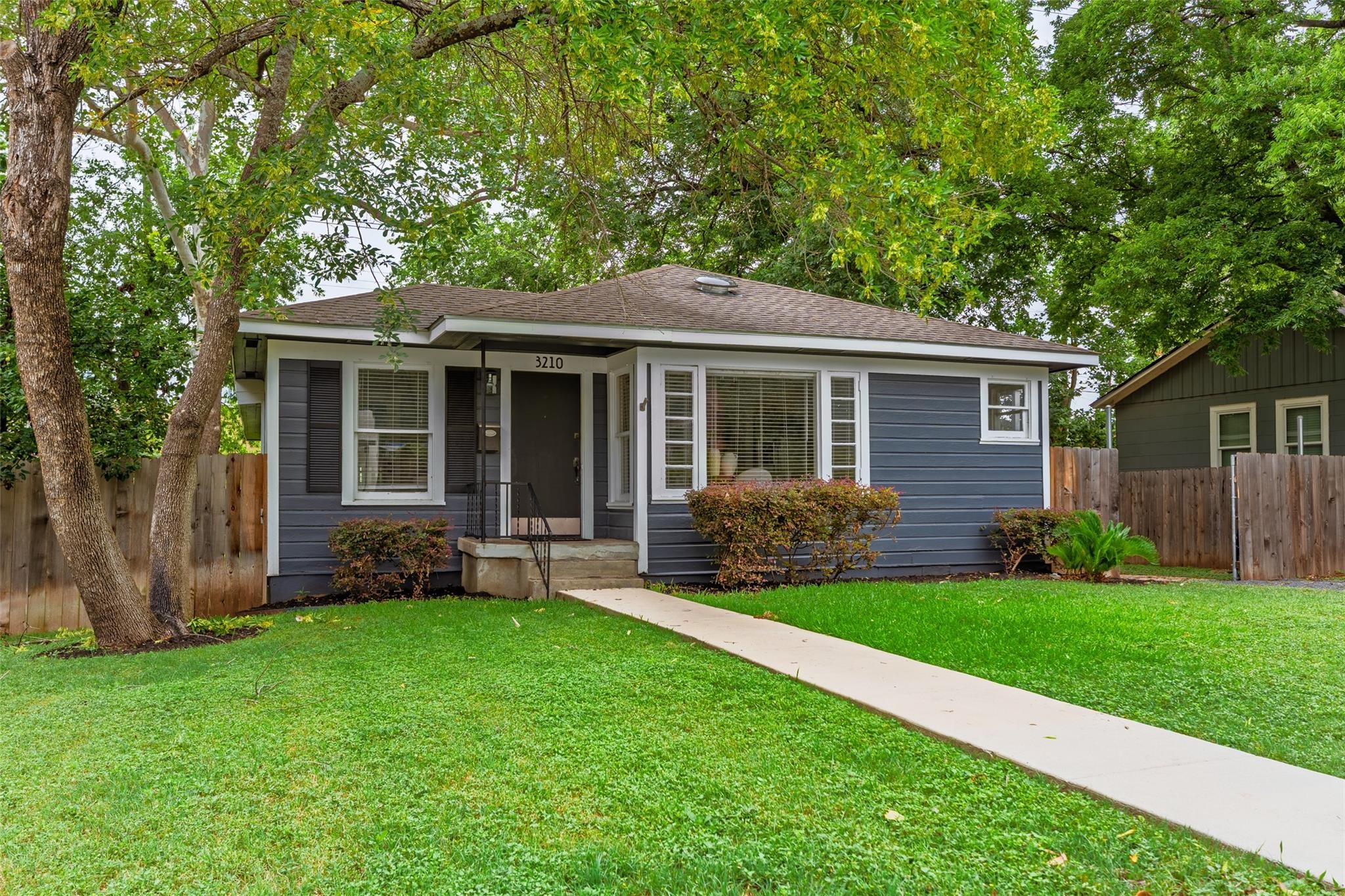 3210 funston st, austin,  TX 78703