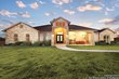 222 siena woods, marion,  TX 78124