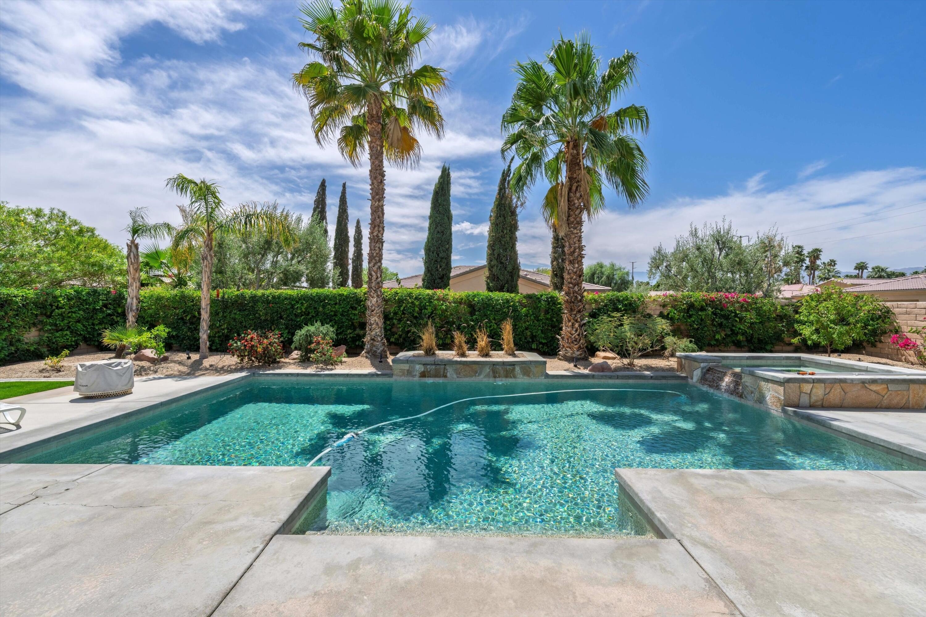  palm desert,  CA 92211