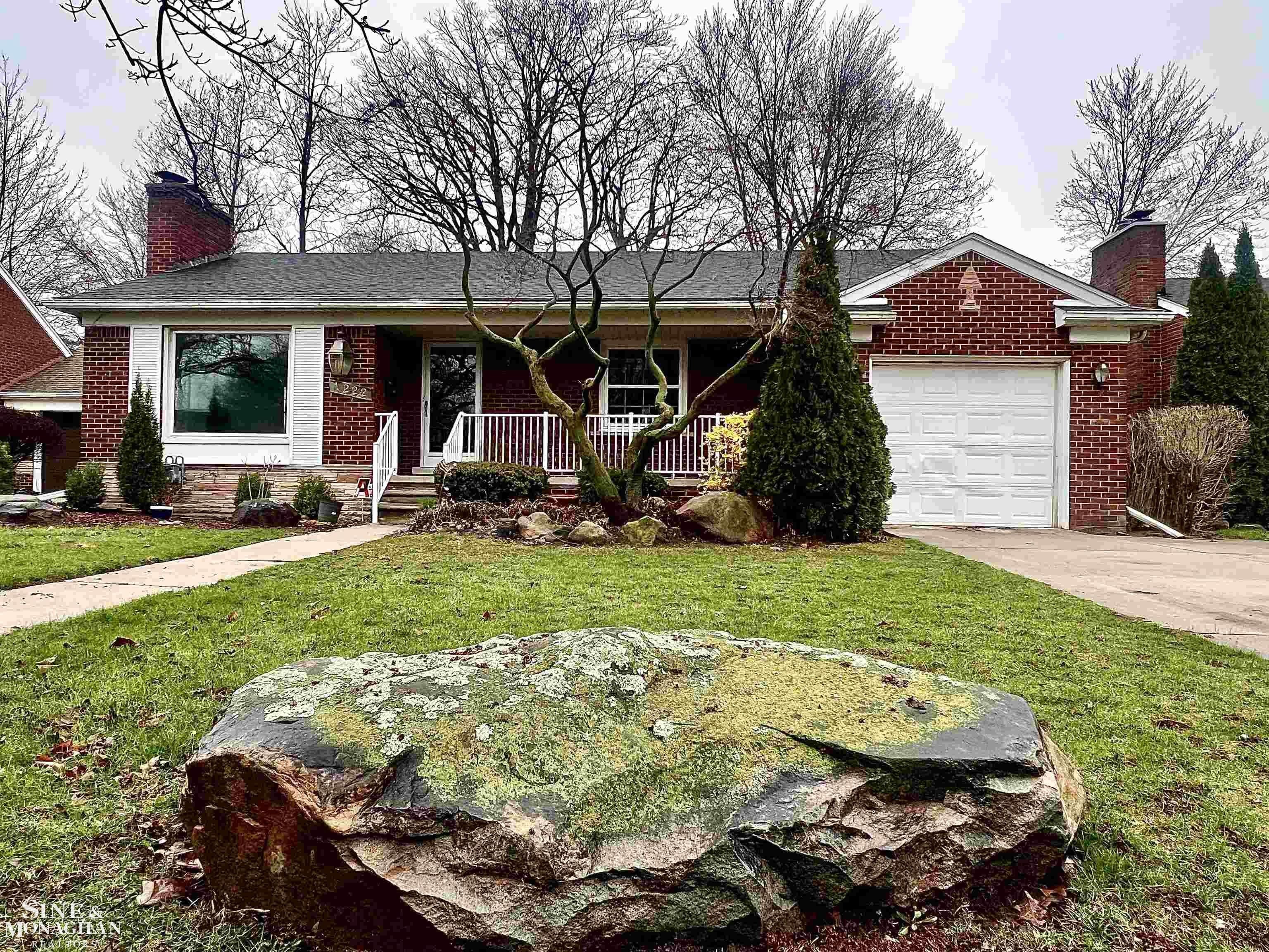  grosse pointe woods,  MI 48236