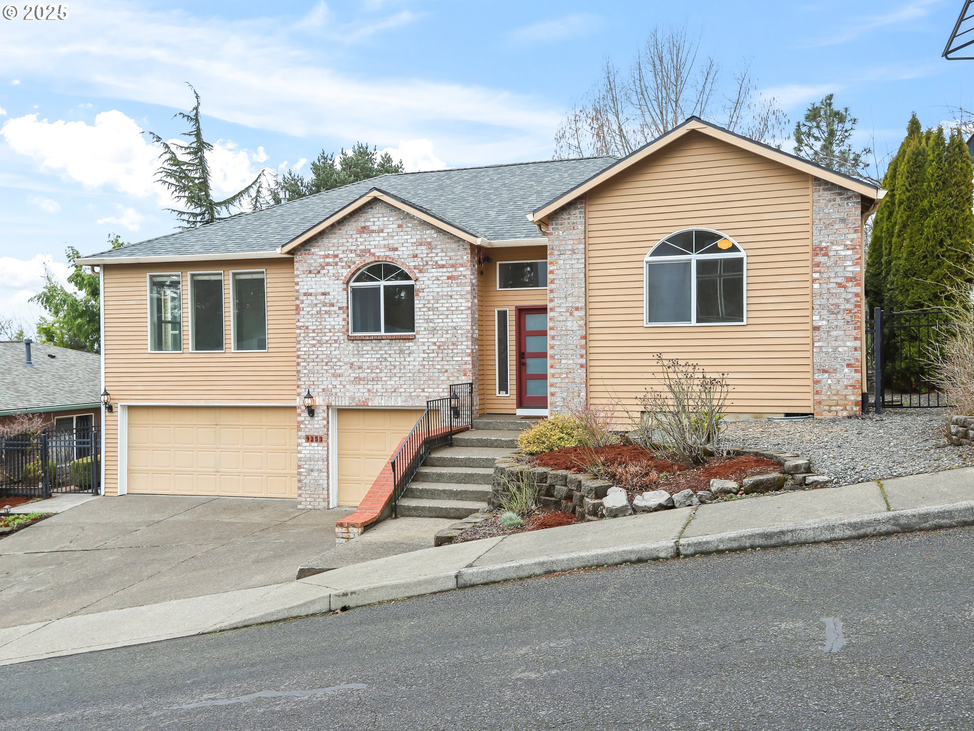 9253 se johns ct, happy valley,  OR 97086