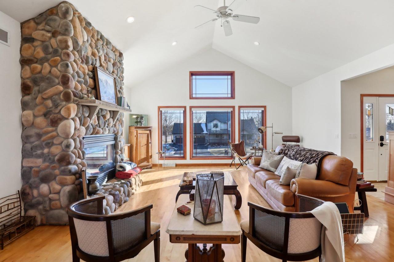 2743 brooks ridge dr, sun prairie,  WI 53590