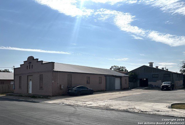 310 w cedar st, seguin,  TX 78155