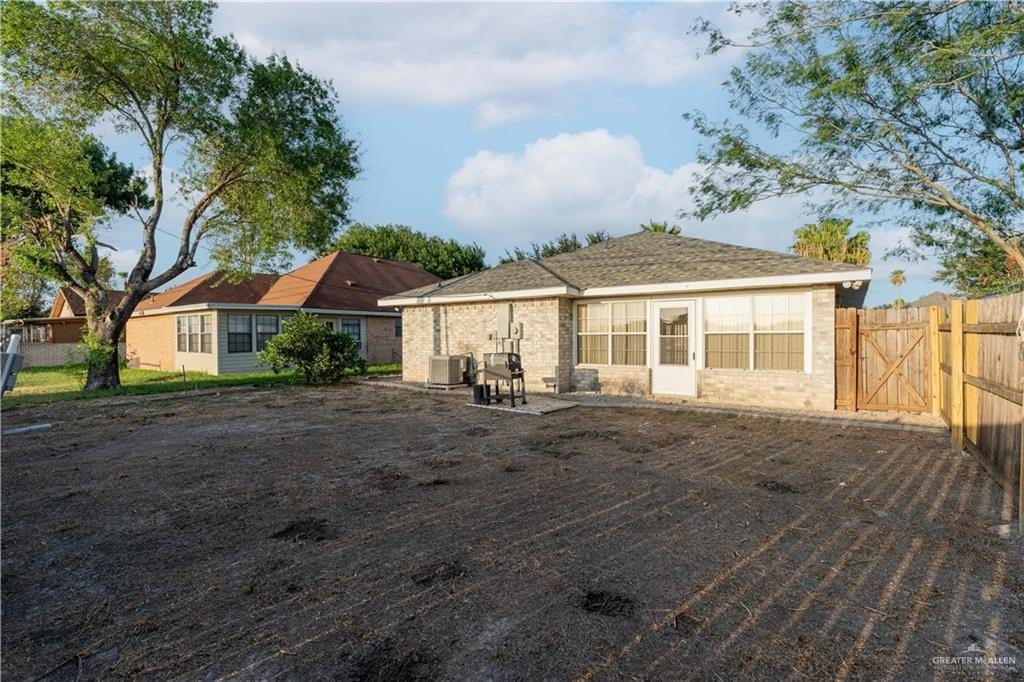 2213 lake view dr, mission,  TX 78572