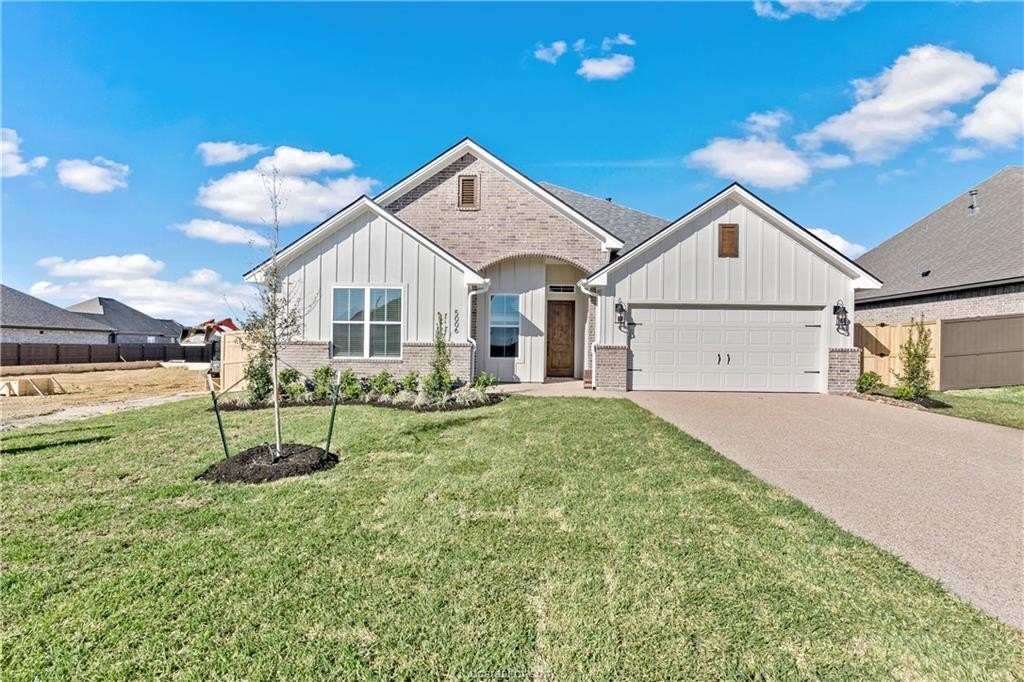 5006 royal arch drive, bryan,  TX 77802