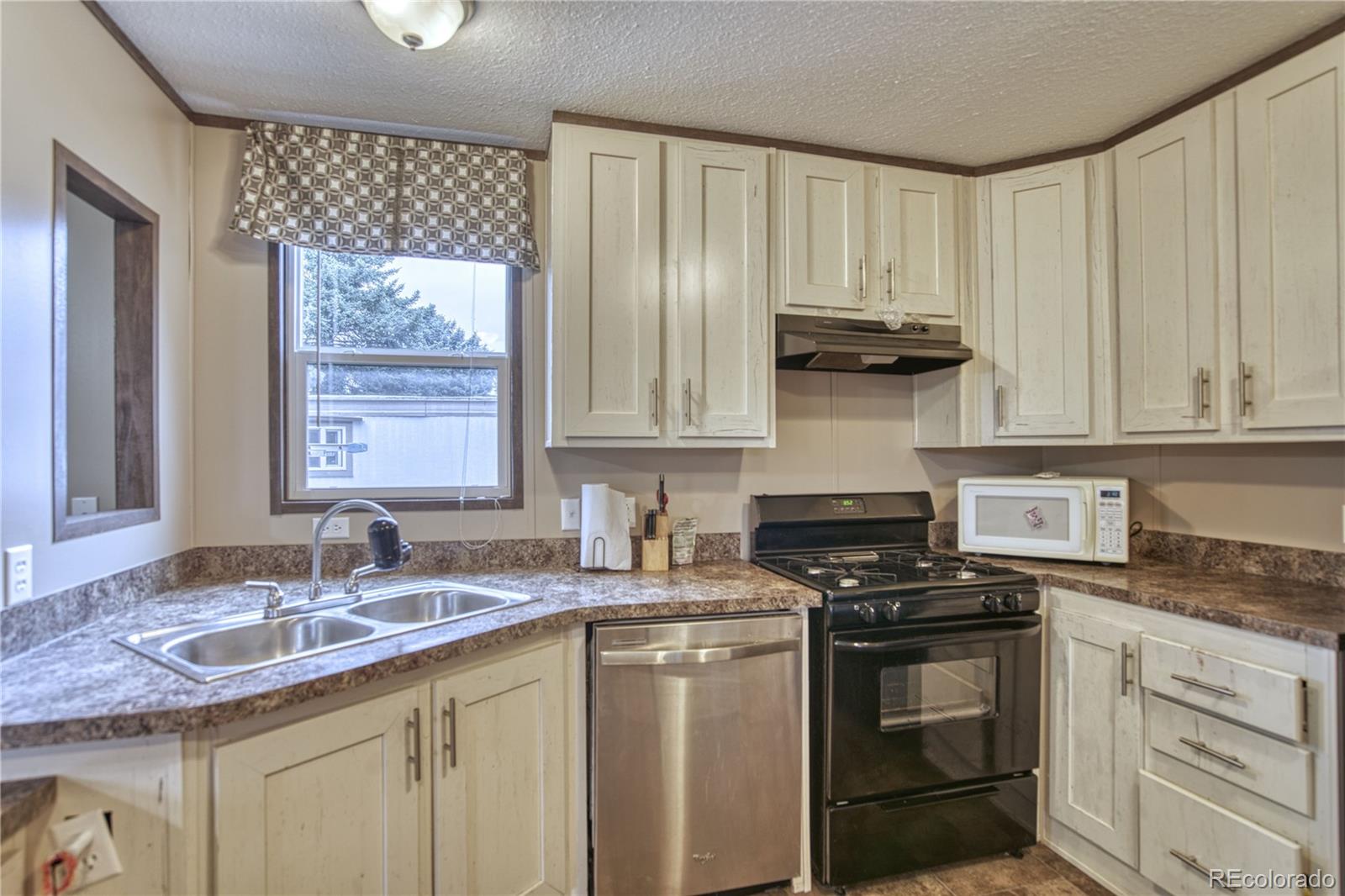 230 n 2nd st, berthoud,  CO 80513