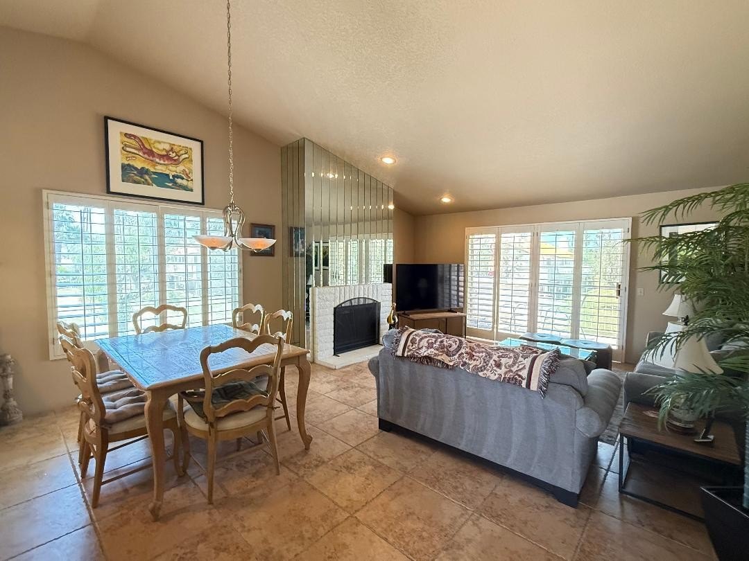  palm desert,  CA 92211