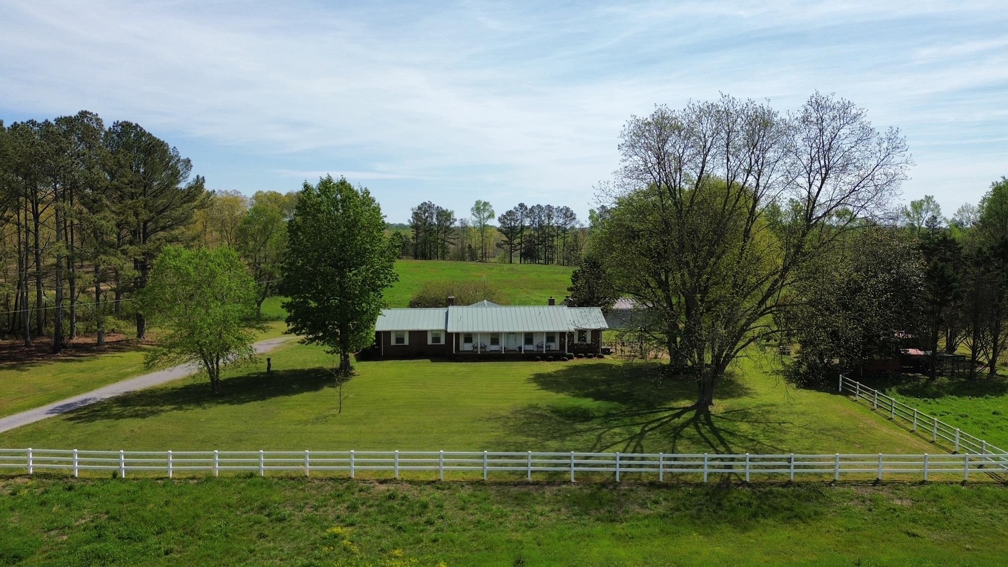 5900 co rd 1435, vinemont,  AL 35179